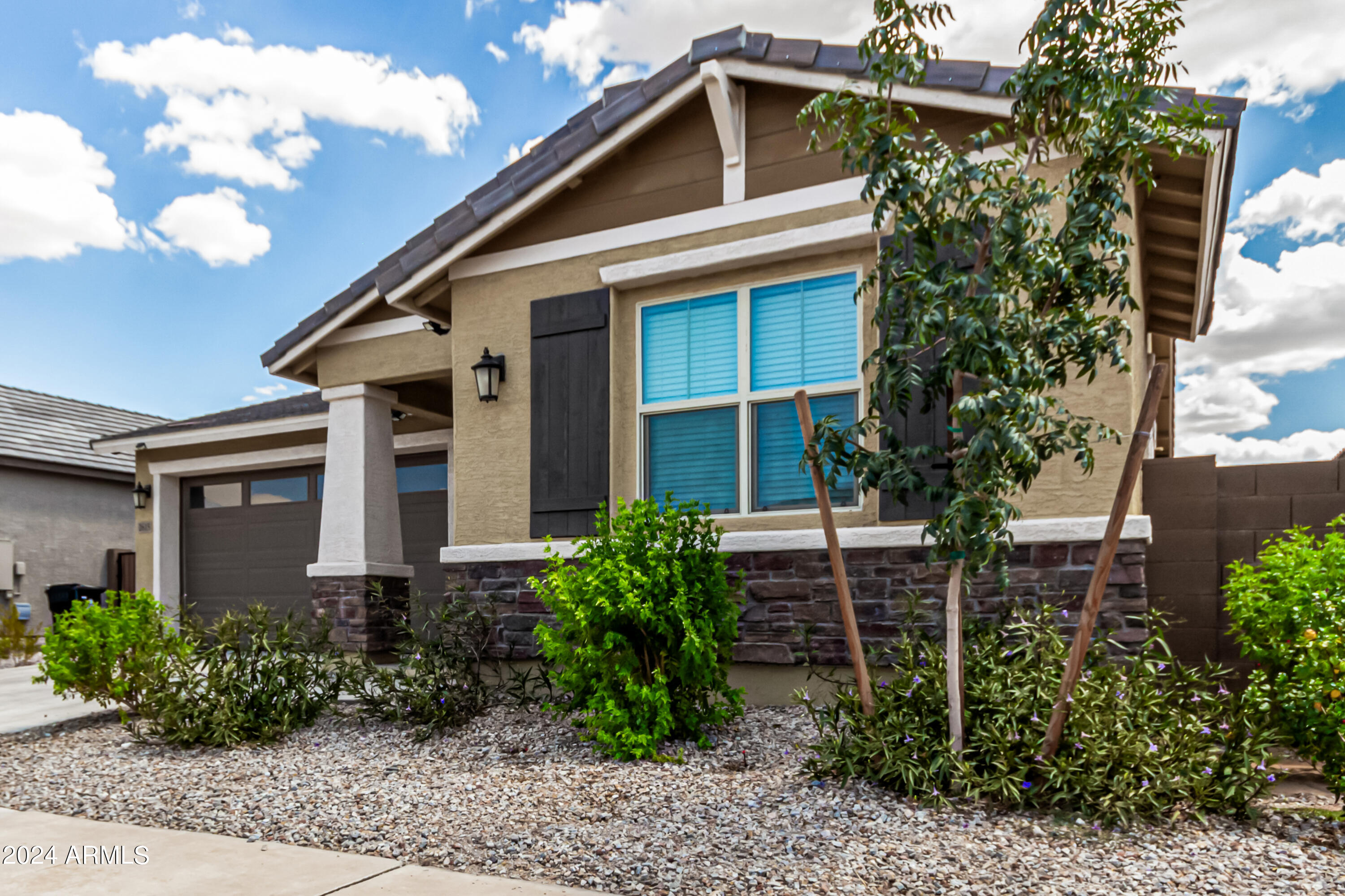 2615 West Pecan Road Phoenix, AZ 85041 - Photo 3 of 35 06-Pecan