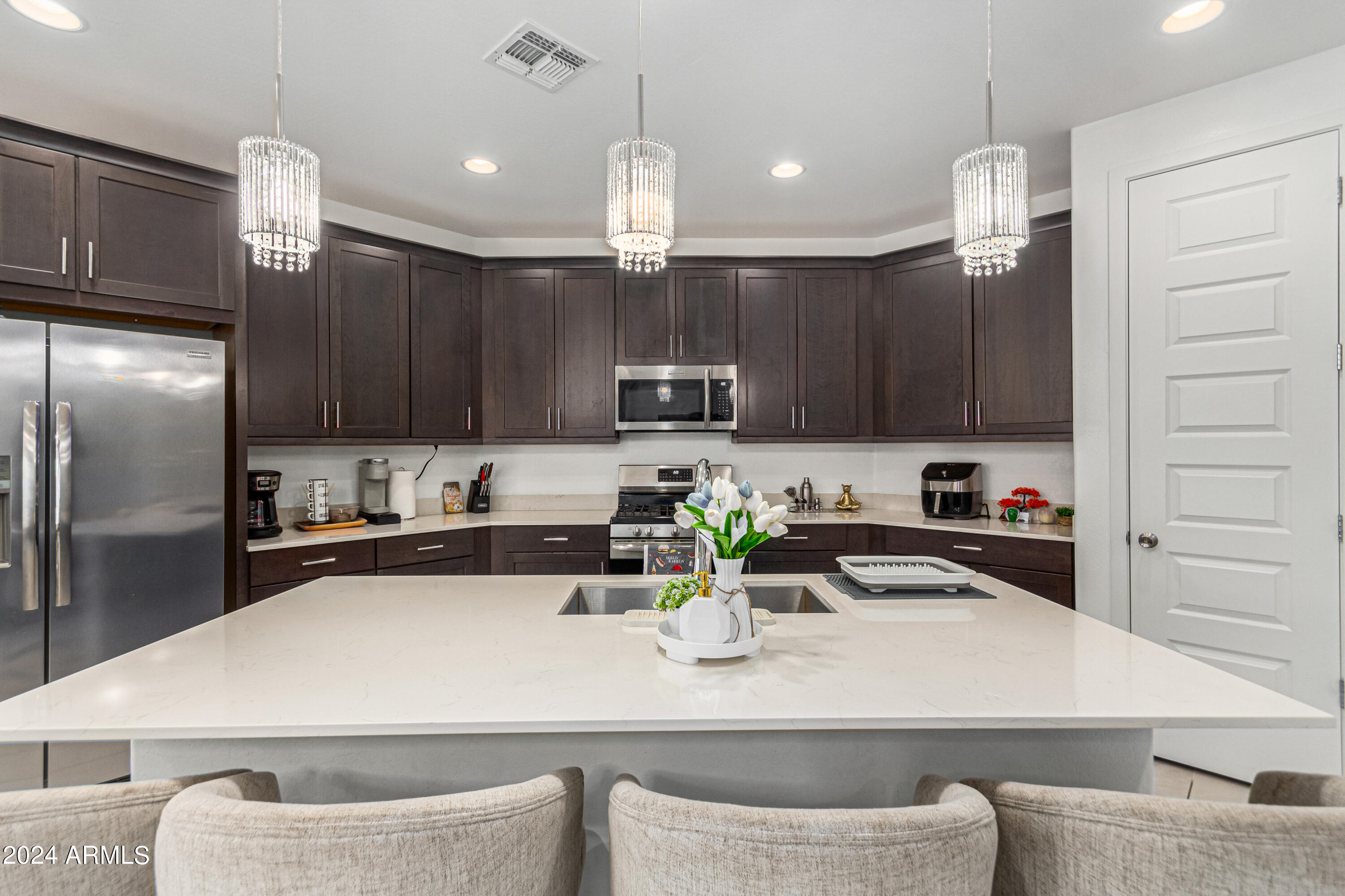2615 West Pecan Road Phoenix, AZ 85041 - Photo 8 of 35 11-Pecan