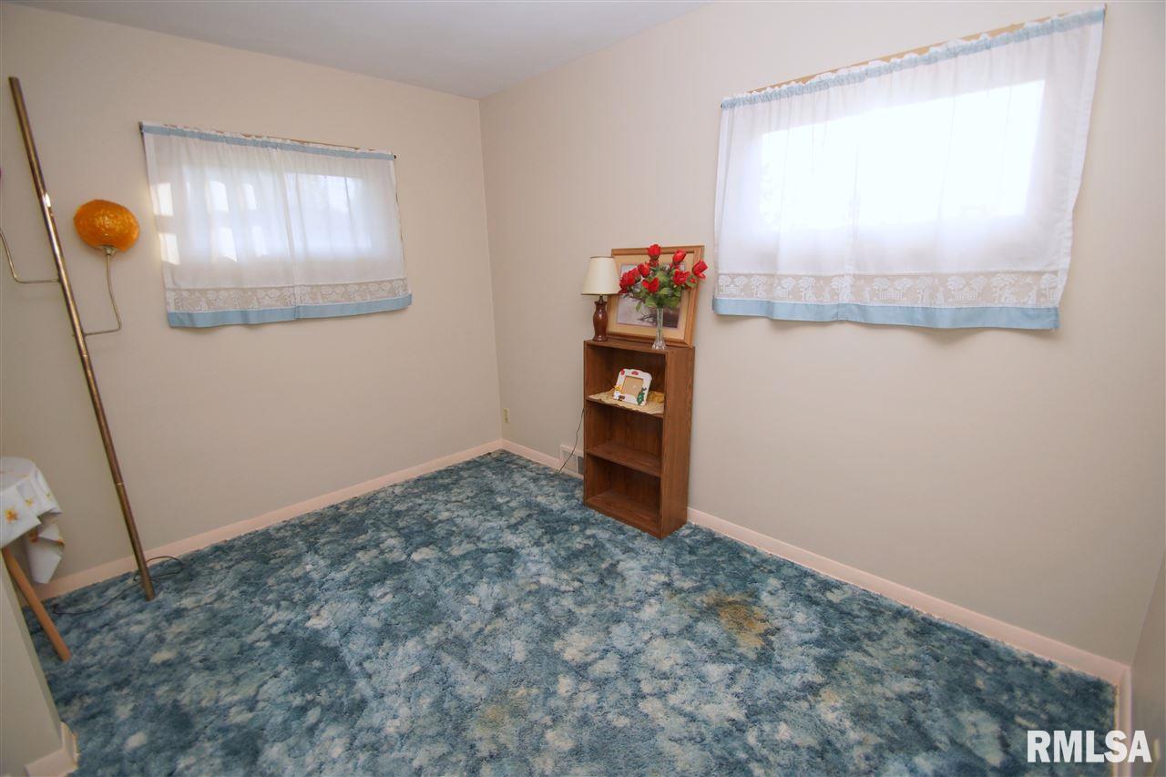 2874 Northhaven Road Davenport, IA 52804 - Photo 11 of 18 Gallery Image 11