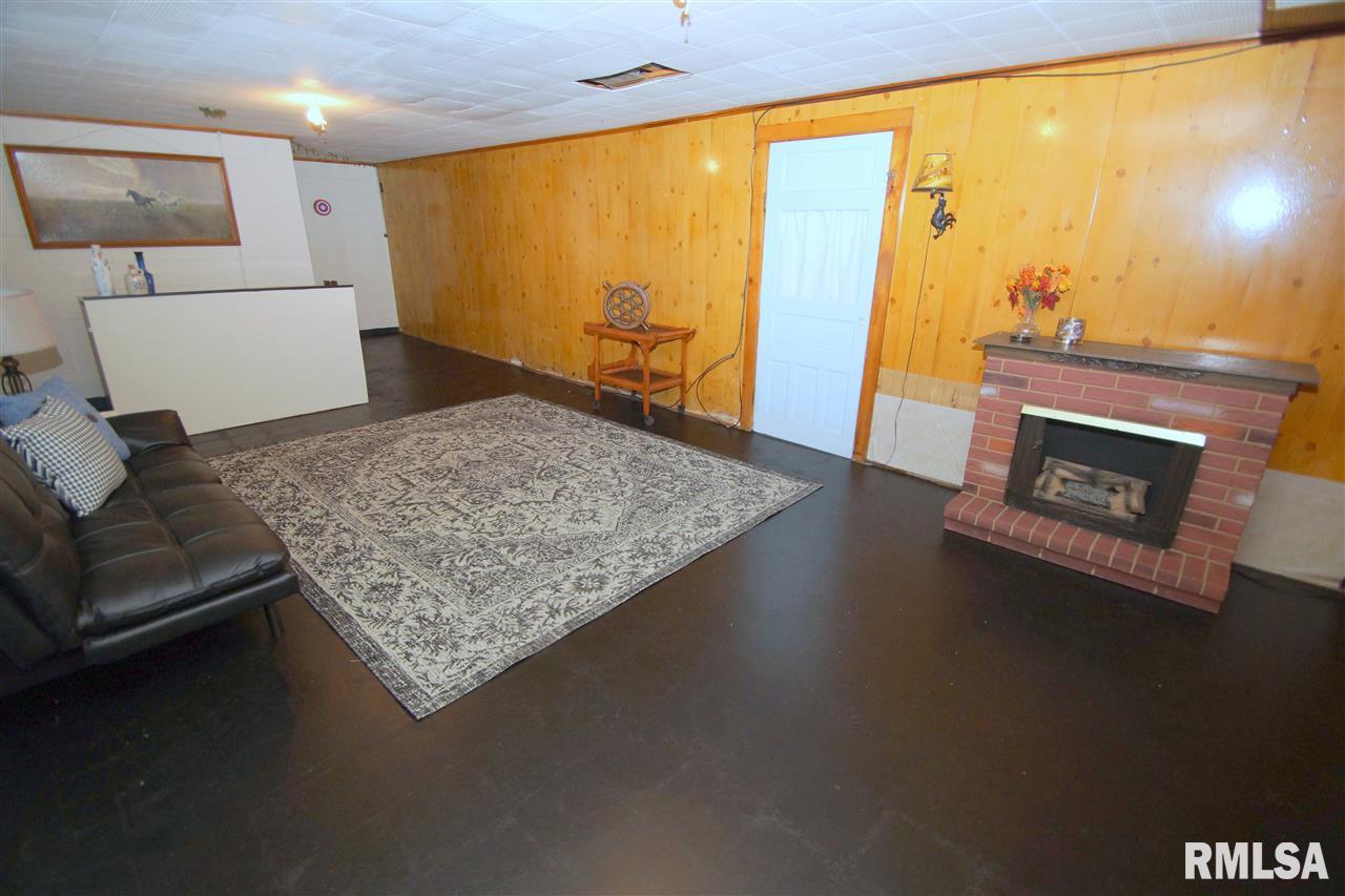 2874 Northhaven Road Davenport, IA 52804 - Photo 13 of 18 Gallery Image 13