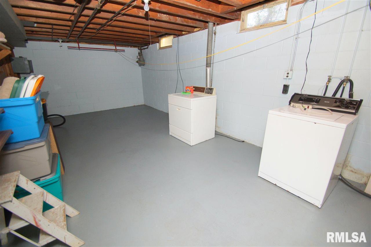2874 Northhaven Road Davenport, IA 52804 - Photo 16 of 18 Gallery Image 16