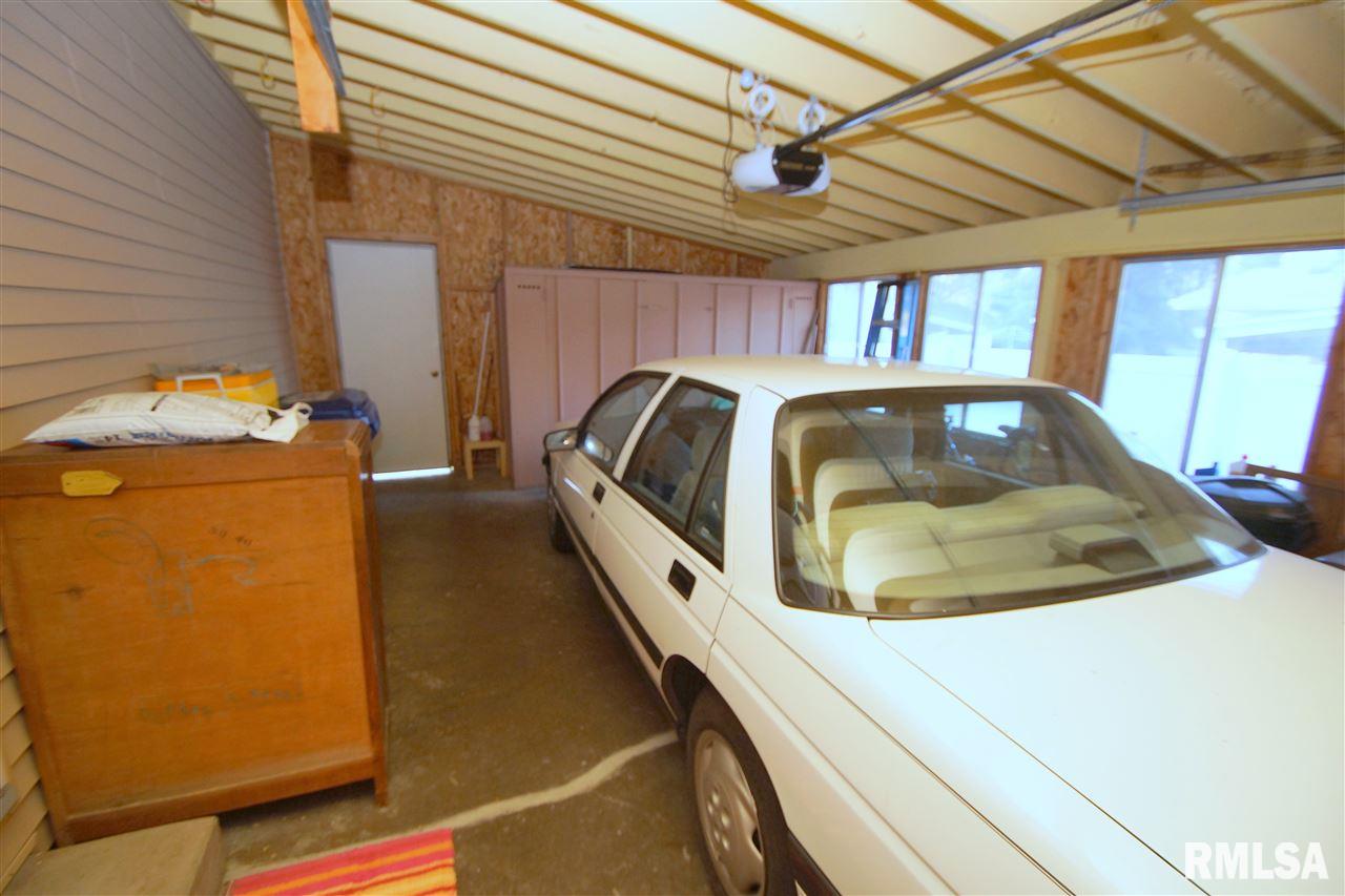 2874 Northhaven Road Davenport, IA 52804 - Photo 17 of 18 Gallery Image 17