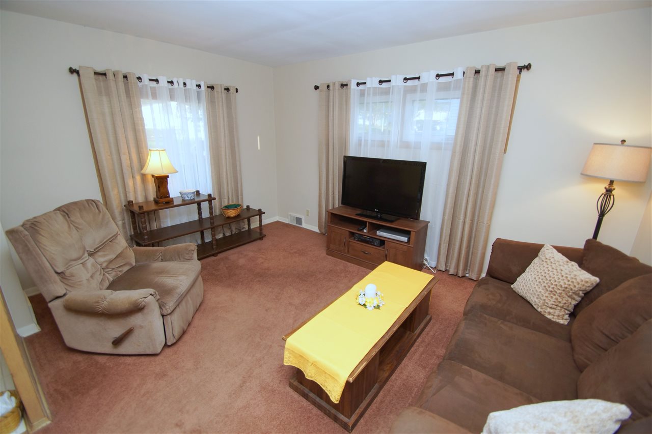2874 Northhaven Road Davenport, IA 52804 - Photo 2 of 18 Gallery Image 2