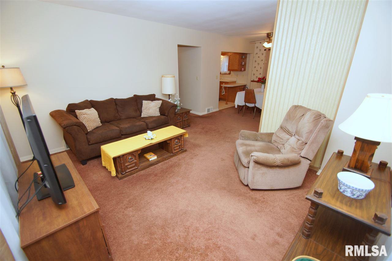 2874 Northhaven Road Davenport, IA 52804 - Photo 3 of 18 Gallery Image 3