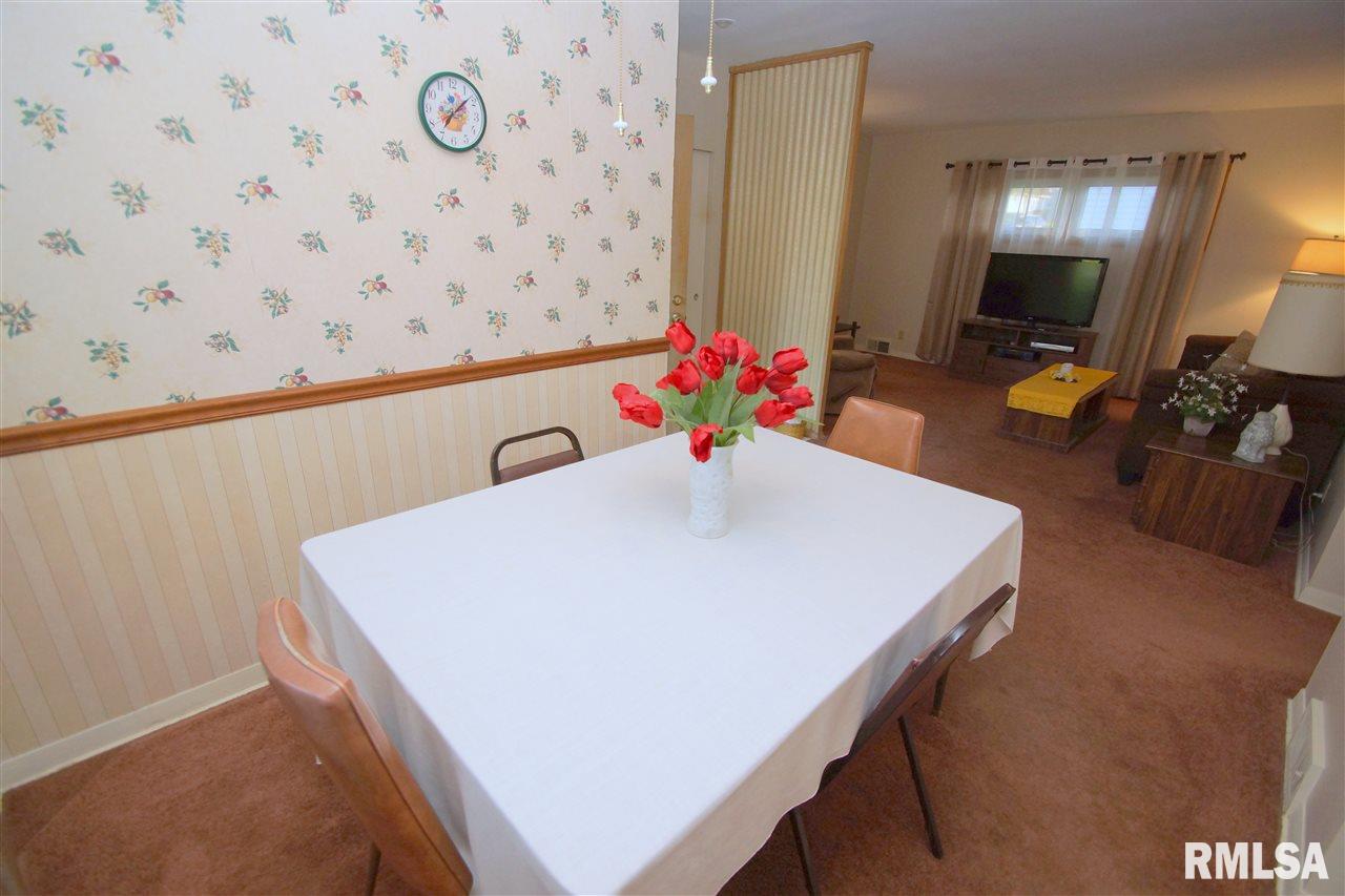 2874 Northhaven Road Davenport, IA 52804 - Photo 5 of 18 Gallery Image 5
