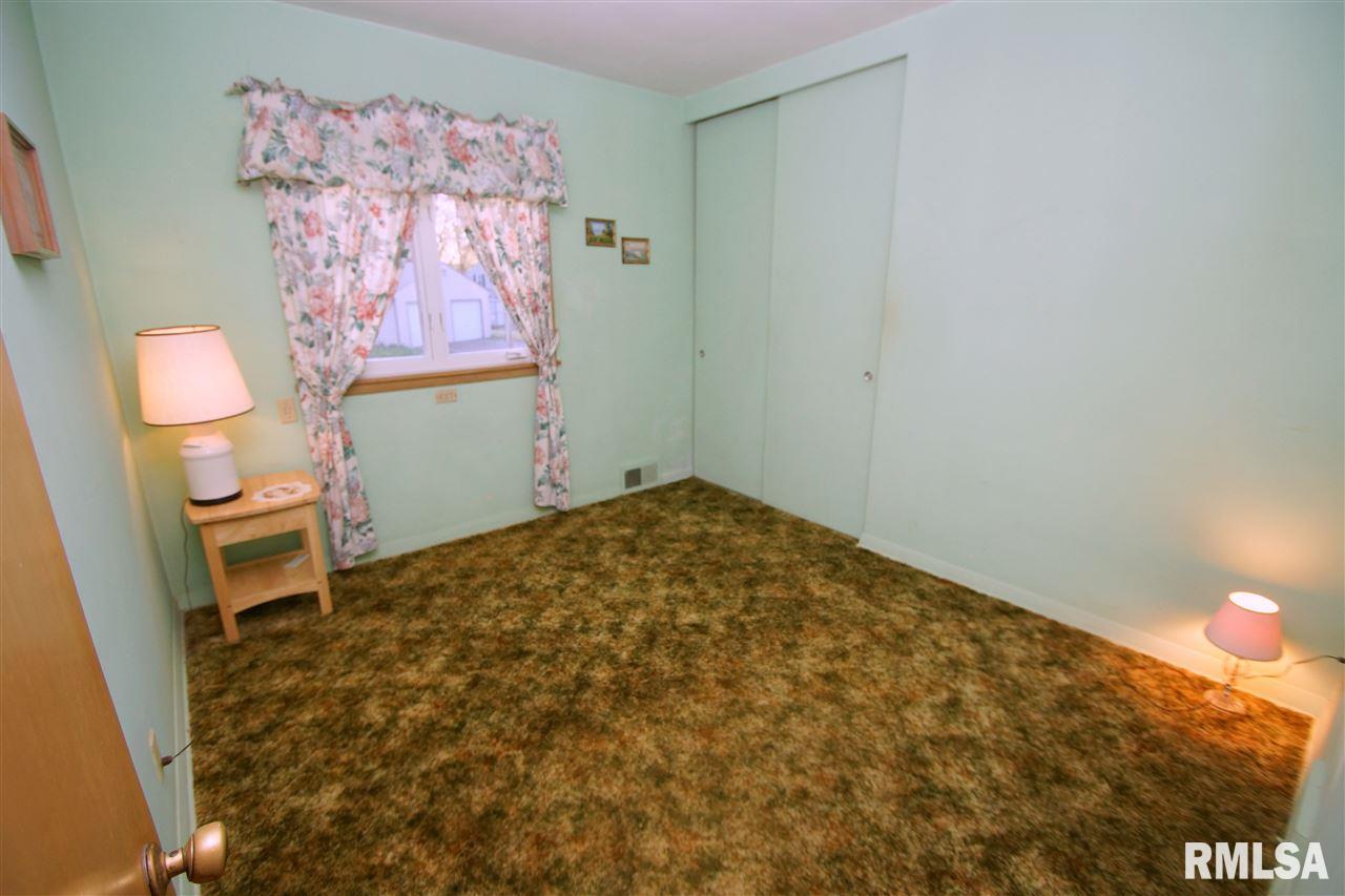 2874 Northhaven Road Davenport, IA 52804 - Photo 10 of 18 Gallery Image 10