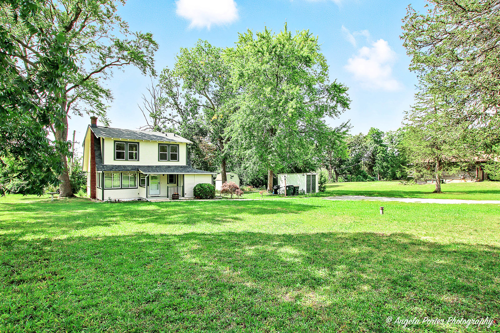 41028 North Ridge Circle Antioch, IL 60002 - Photo 26 of 29 a front view of a house with a yard