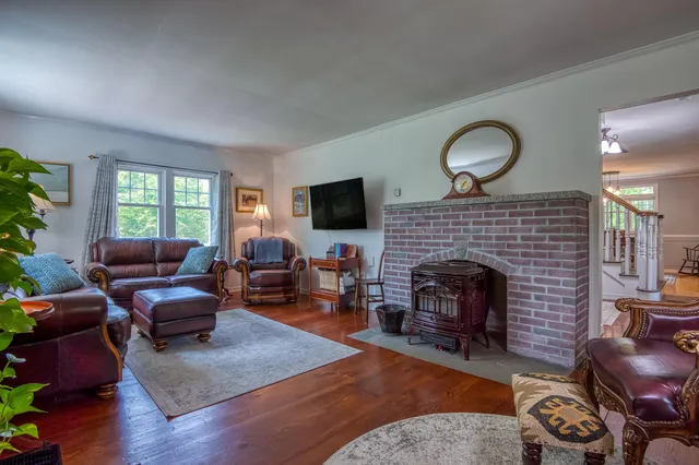 $824,900 | 33 Roberts Road, Center Conway, NH 03813