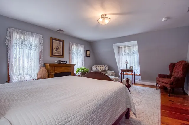 $824,900 | 33 Roberts Road, Center Conway, NH 03813