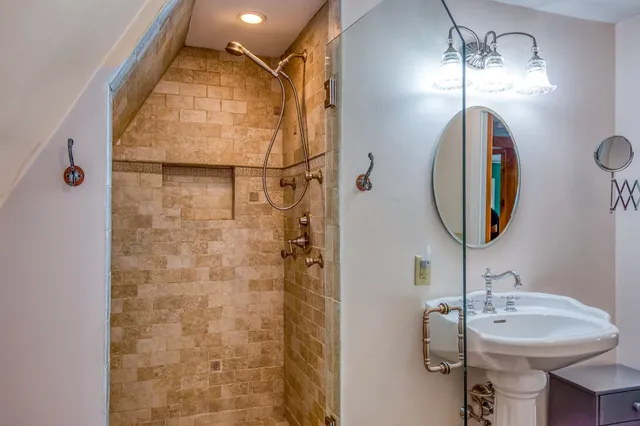 $824,900 | 33 Roberts Road, Center Conway, NH 03813