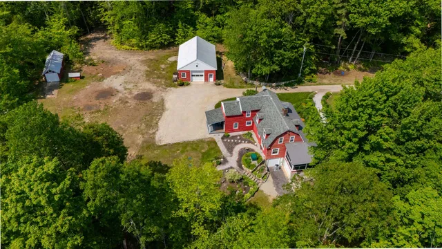 $824,900 | 33 Roberts Road, Center Conway, NH 03813