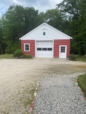 $824,900 | 33 Roberts Road, Center Conway, NH 03813