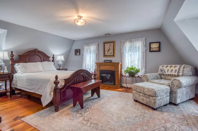 $824,900 | 33 Roberts Road, Center Conway, NH 03813