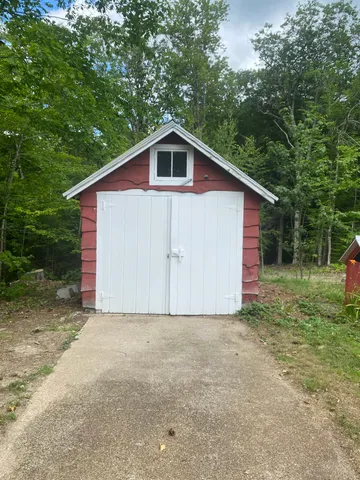 $824,900 | 33 Roberts Road, Center Conway, NH 03813