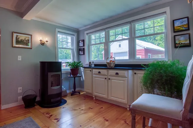 $824,900 | 33 Roberts Road, Center Conway, NH 03813