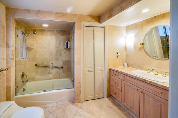 $12,999,000 | 6465 Pine Tree Dr Circle, Miami Beach, FL 33141