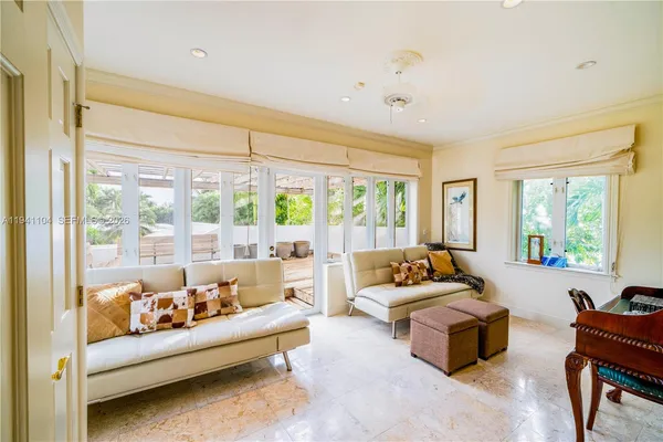 $12,999,000 | 6465 Pine Tree Dr Circle, Miami Beach, FL 33141