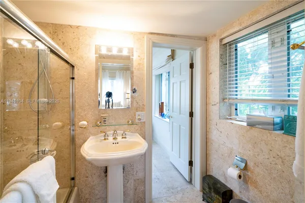 $12,999,000 | 6465 Pine Tree Dr Circle, Miami Beach, FL 33141