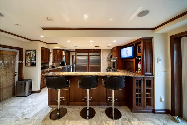 $12,999,000 | 6465 Pine Tree Dr Circle, Miami Beach, FL 33141