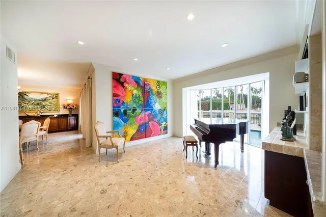 $13,900,000 | 6465 Pine Tree Dr Circle, Miami Beach, FL 33141
