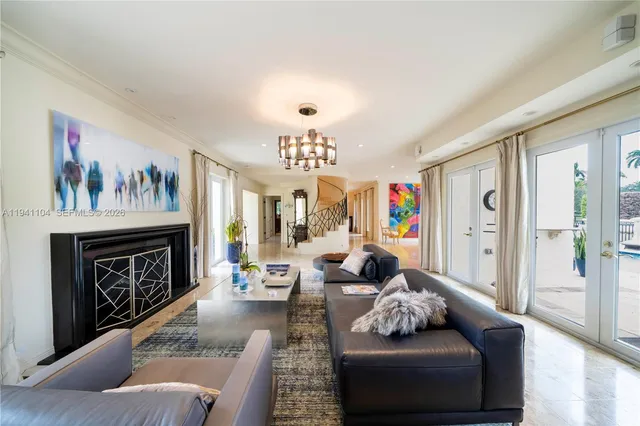 $13,900,000 | 6465 Pine Tree Dr Circle, Miami Beach, FL 33141