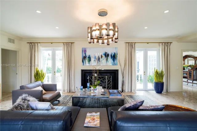 $13,900,000 | 6465 Pine Tree Dr Circle, Miami Beach, FL 33141