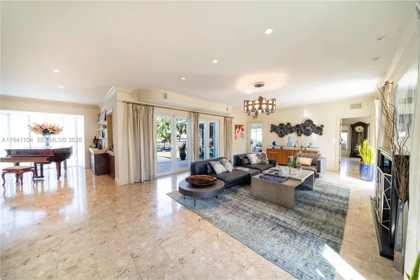 $12,999,000 | 6465 Pine Tree Dr Circle, Miami Beach, FL 33141