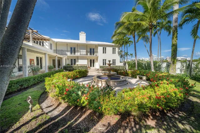 $13,900,000 | 6465 Pine Tree Dr Circle, Miami Beach, FL 33141