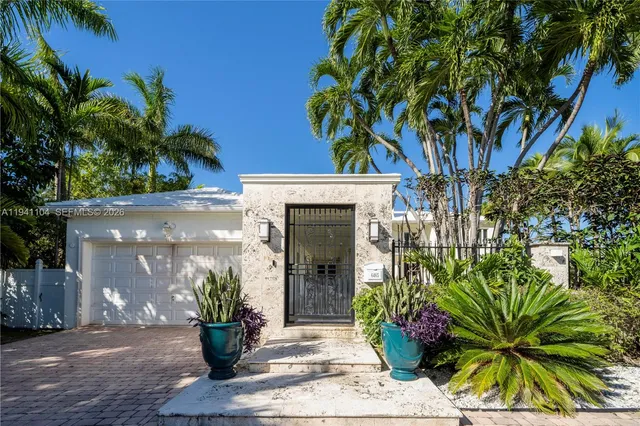 $13,900,000 | 6465 Pine Tree Dr Circle, Miami Beach, FL 33141