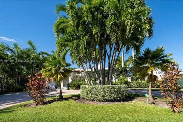 $12,999,000 | 6465 Pine Tree Dr Circle, Miami Beach, FL 33141