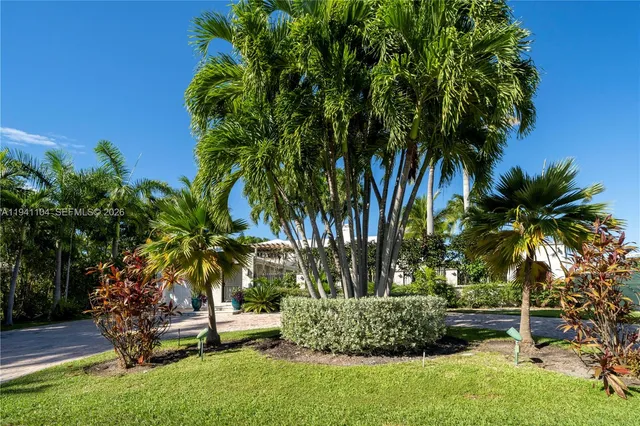 $13,900,000 | 6465 Pine Tree Dr Circle, Miami Beach, FL 33141