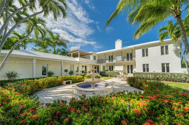 $13,900,000 | 6465 Pine Tree Dr Circle, Miami Beach, FL 33141