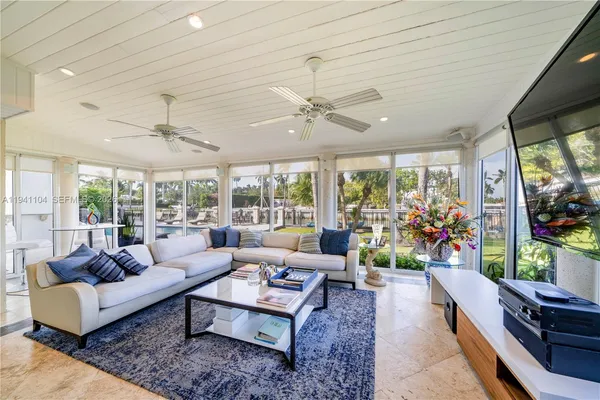 $12,999,000 | 6465 Pine Tree Dr Circle, Miami Beach, FL 33141