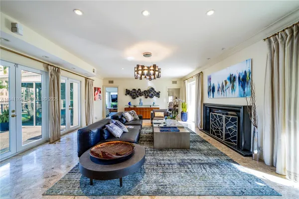 $12,999,000 | 6465 Pine Tree Dr Circle, Miami Beach, FL 33141