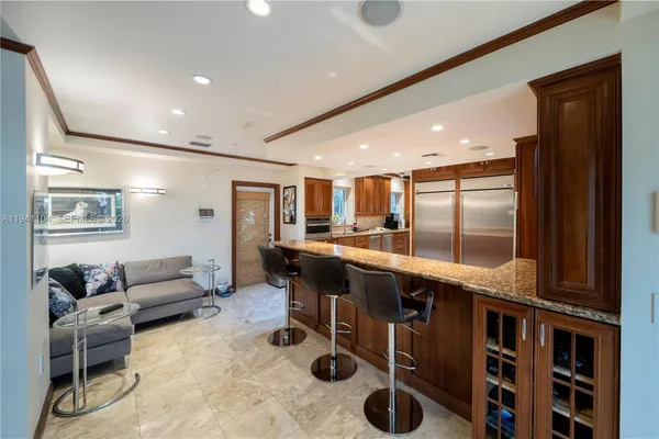 $12,999,000 | 6465 Pine Tree Dr Circle, Miami Beach, FL 33141