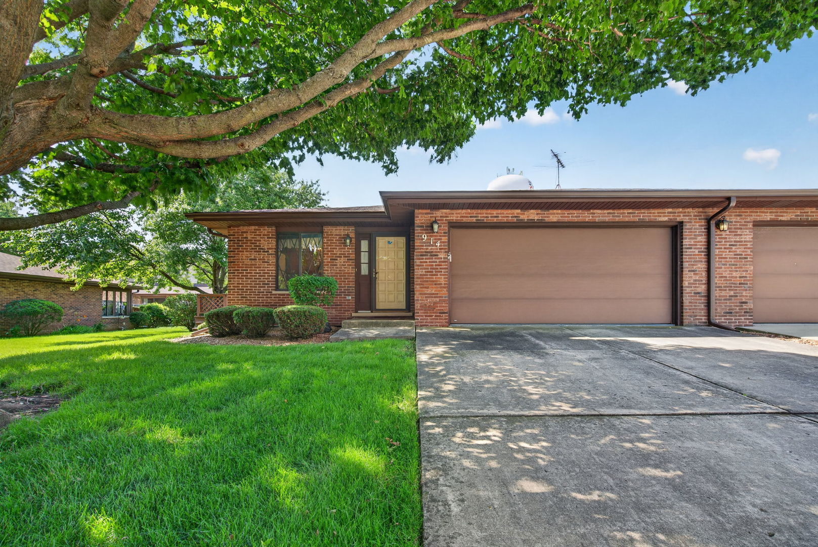 914 Shagbark Road, Unit 914 New Lenox, IL 60451 - Photo 1 of 26