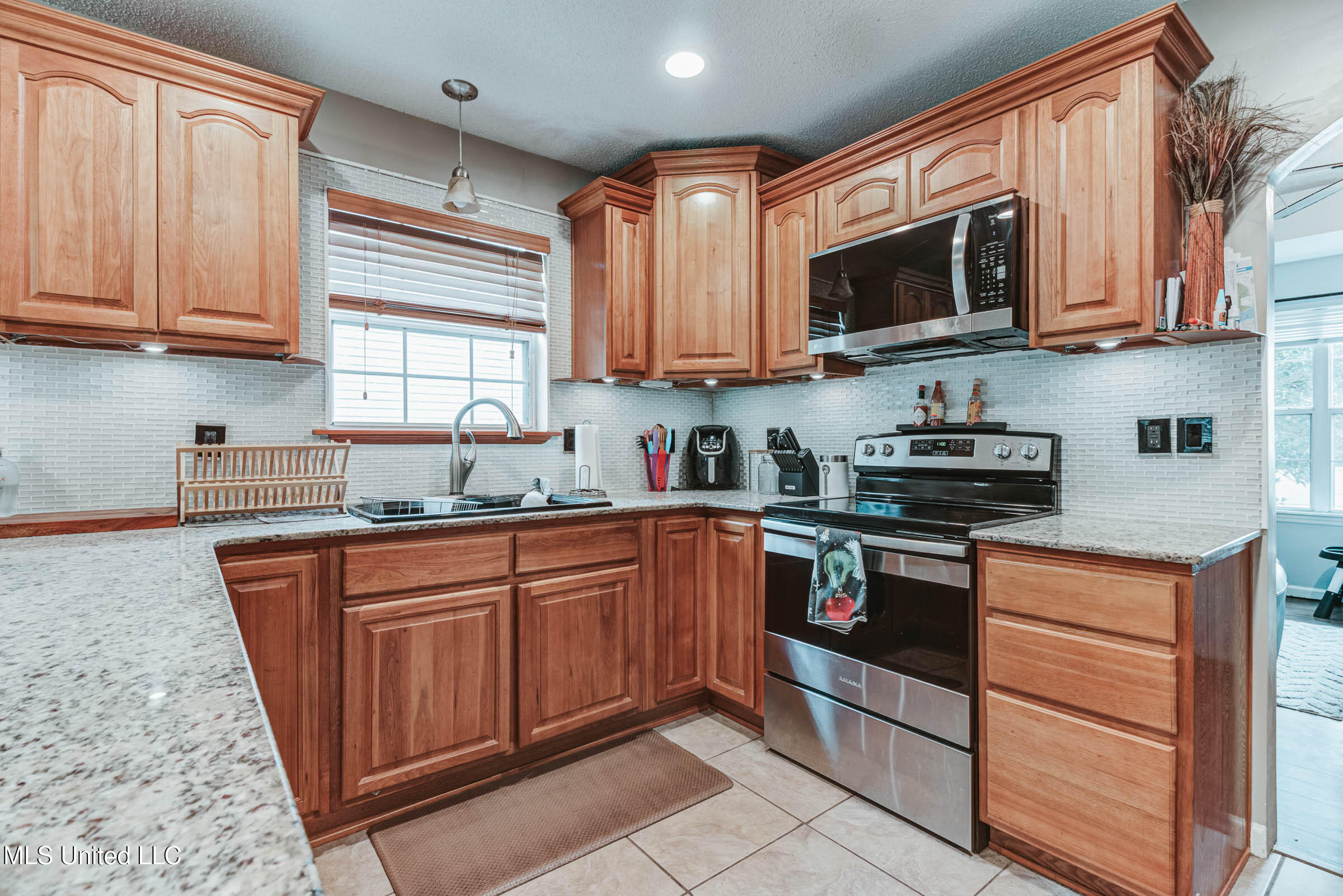 14082 Ridgeway Drive Gulfport, MS 39503 - Photo 10 of 31 14082 Ridgeway Dr (8)