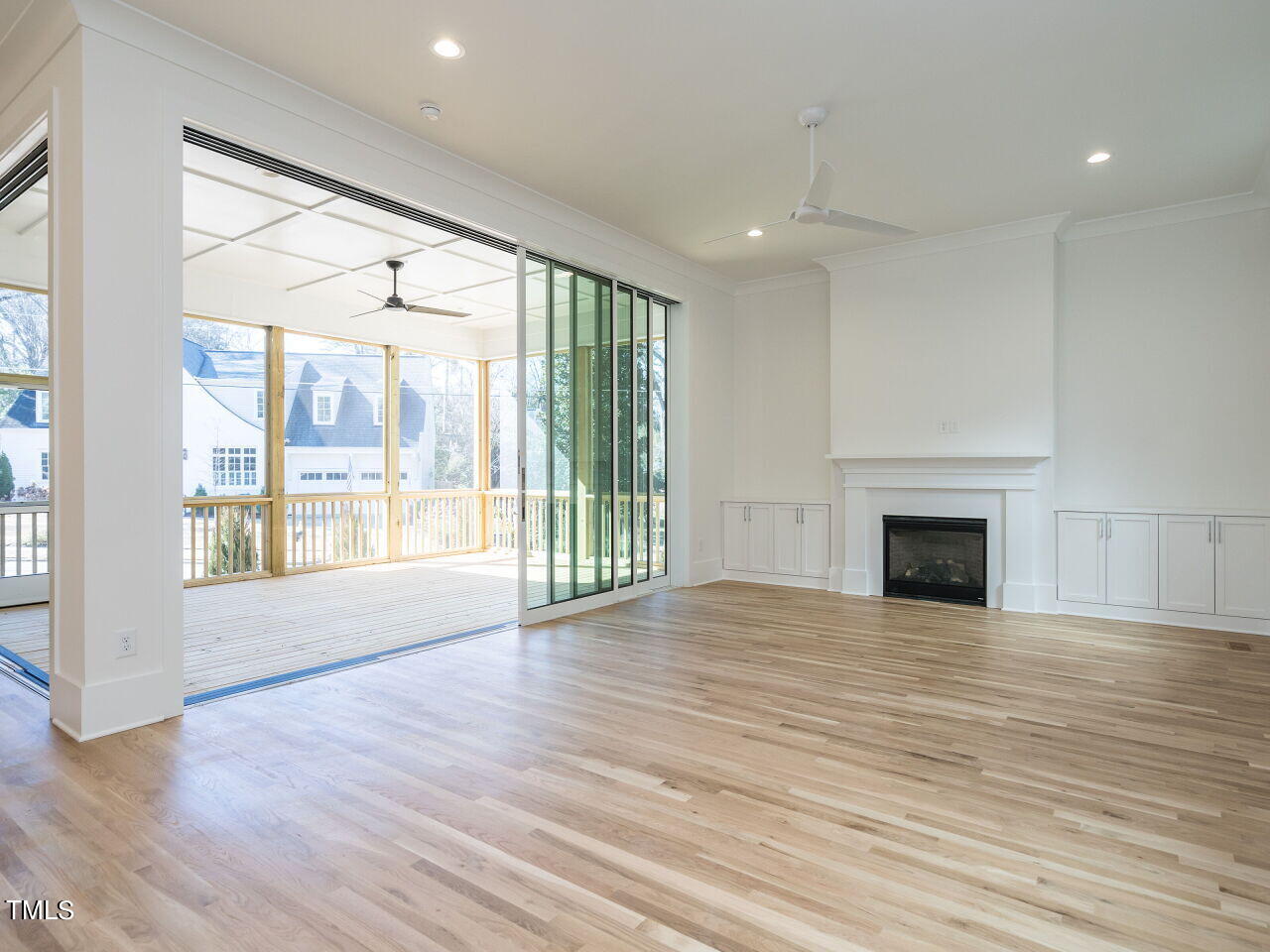 301 Shepherd Street Raleigh, NC 27607 - Photo 13 of 37 007-1280x960-family-room