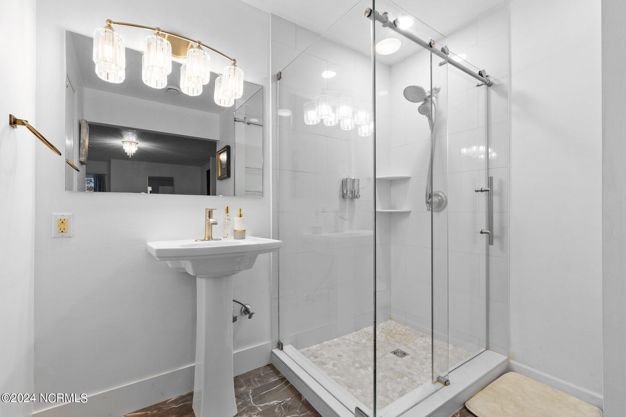 6 Canter Place Pinehurst, NC 28374 - Photo 19 of 29 Ensuite with Walk-In Shower
