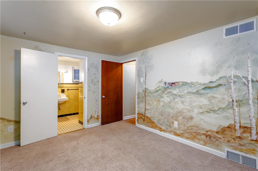 418 Sangree Road Pittsburgh, PA 15237 - Photo 20 of 24 Third Bedroom