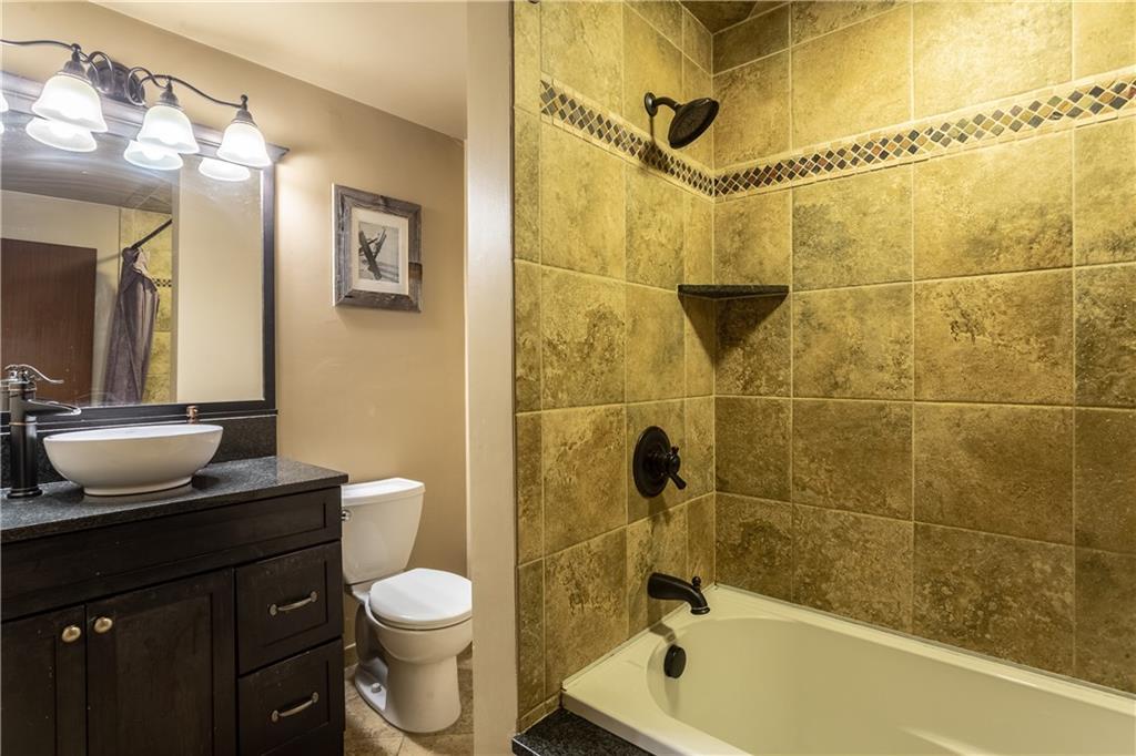 418 Sangree Road Pittsburgh, PA 15237 - Photo 21 of 24 Second Floor Bathroon