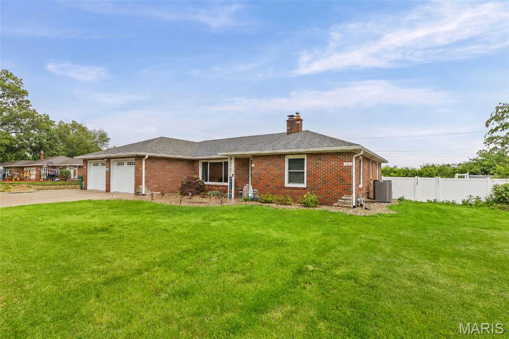 1202 Belleville Street Lebanon, IL 62254 - Photo 2 of 40