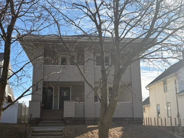 $270,000 | 417 North 5th Street, Manitowoc, WI 54220
