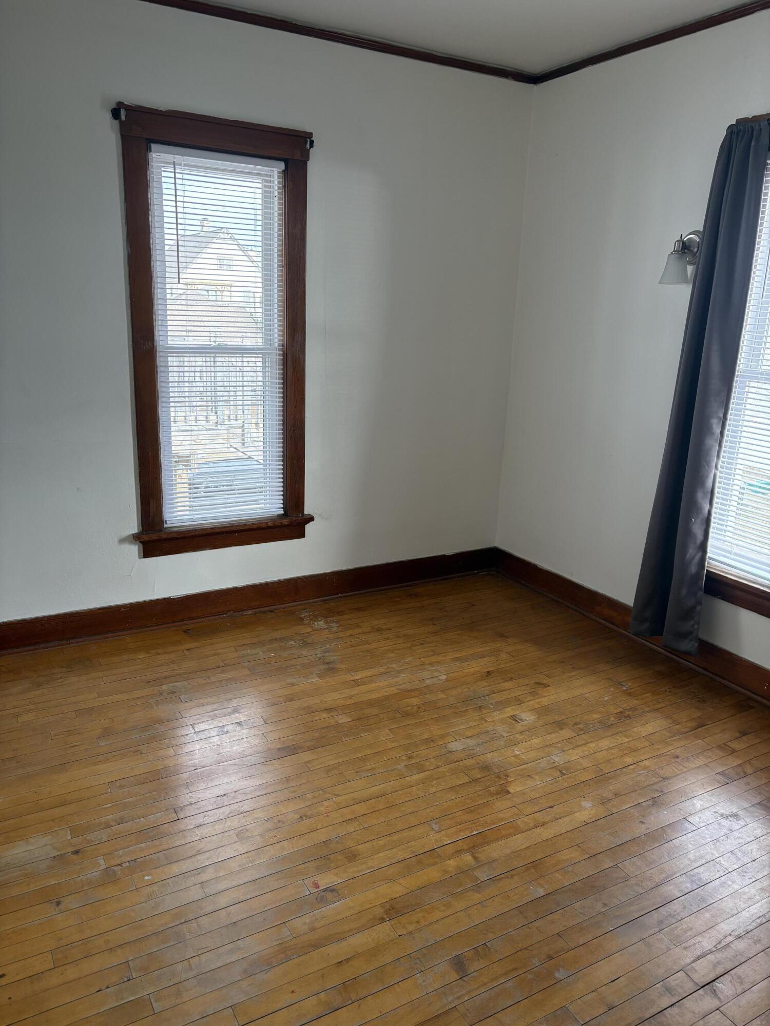 417 North 5th Street Manitowoc, WI 54220 - Photo 3 of 10 IMG_0382