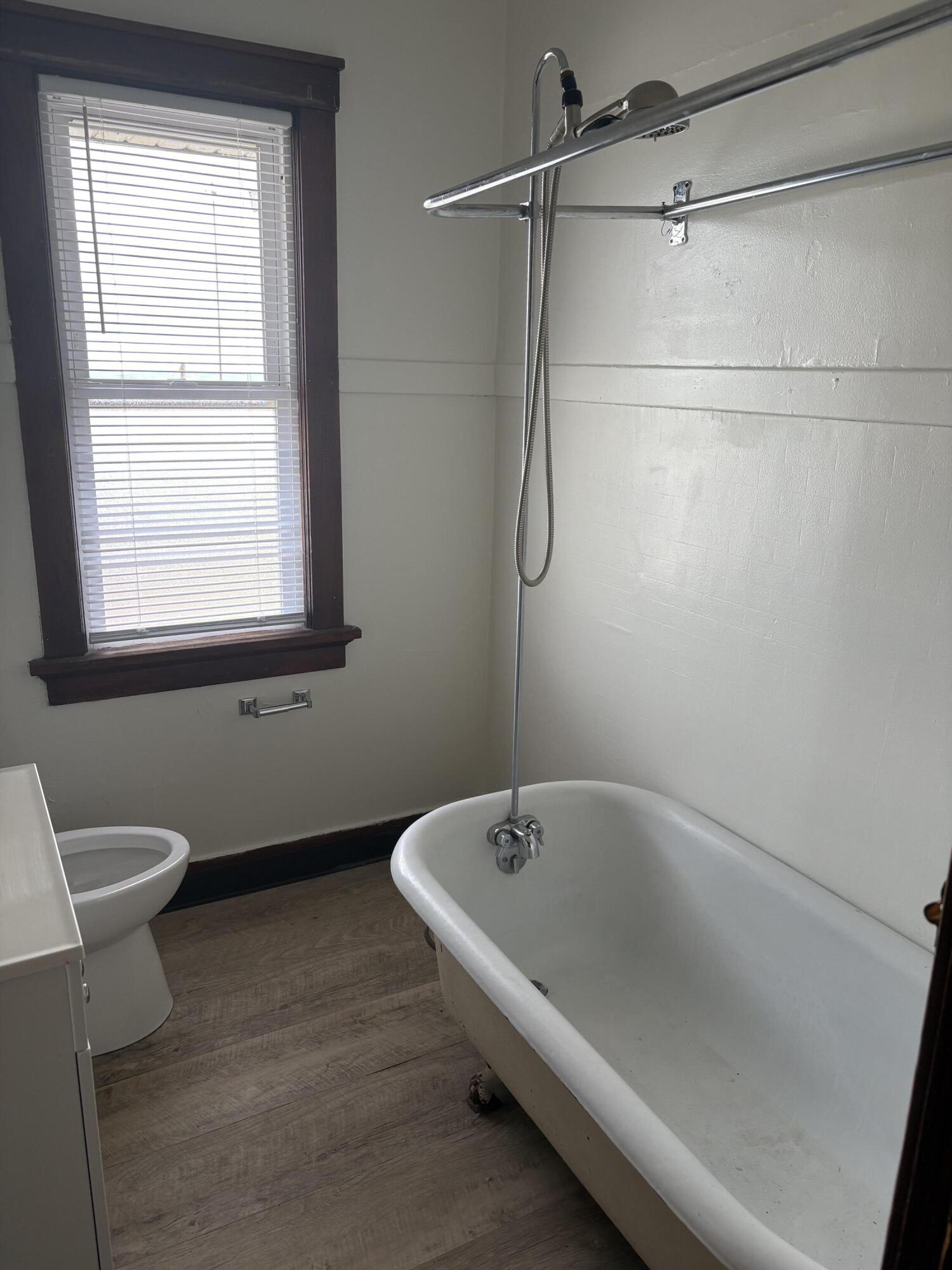 417 North 5th Street Manitowoc, WI 54220 - Photo 4 of 10 IMG_0381