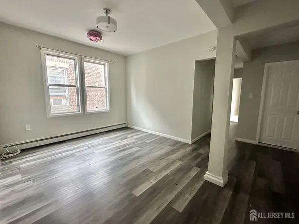$2,500 | 159 Lewis Street, Unit 2, Perth Amboy, NJ 08861