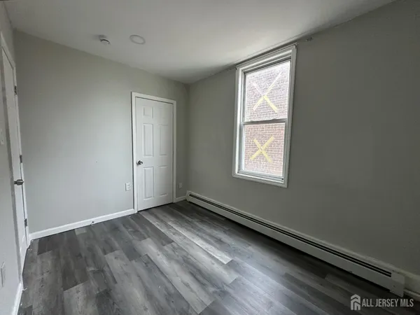 $2,500 | 159 Lewis Street, Unit 2, Perth Amboy, NJ 08861