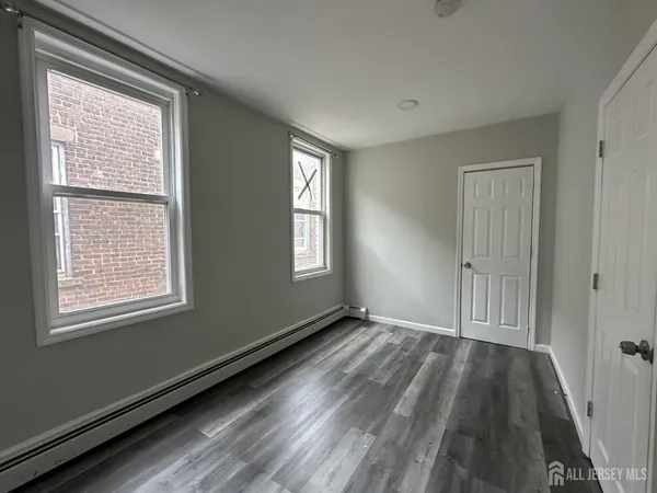 $2,500 | 159 Lewis Street, Unit 2, Perth Amboy, NJ 08861