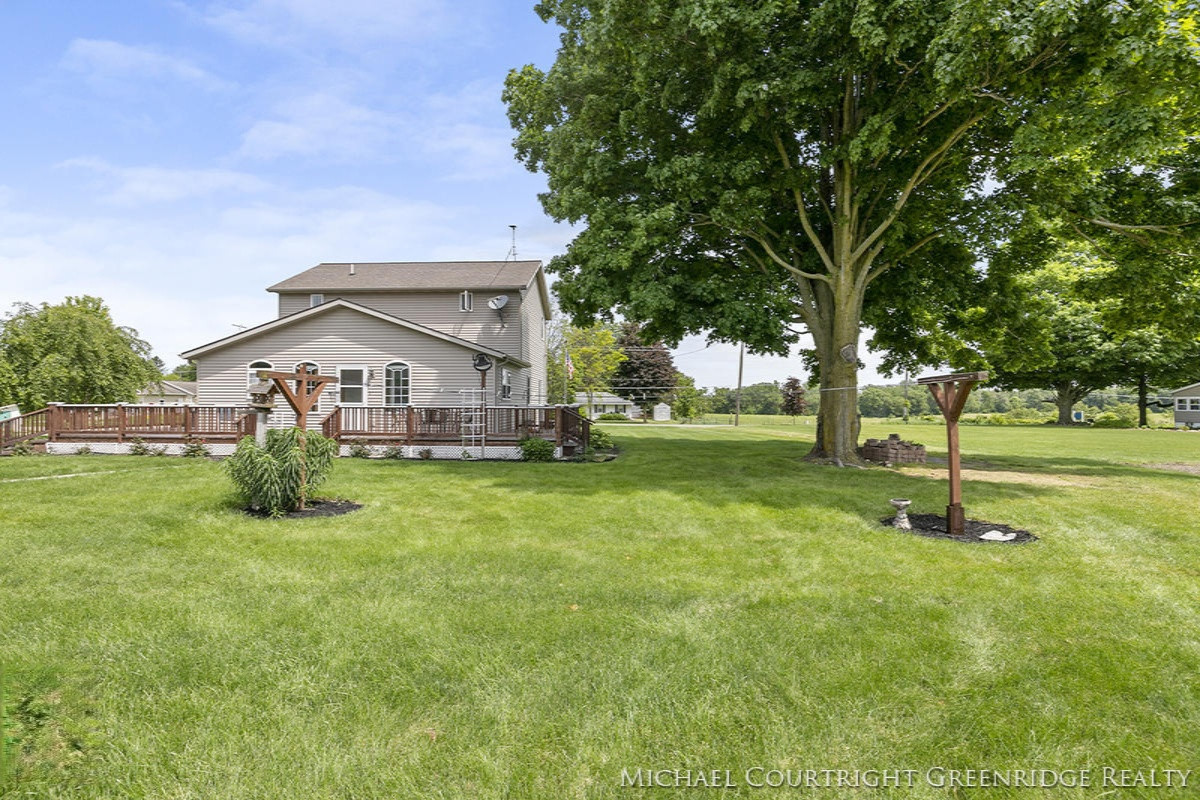951 West Freeport Road Freeport, MI 49325 - Photo 27 of 31 IMG_1027