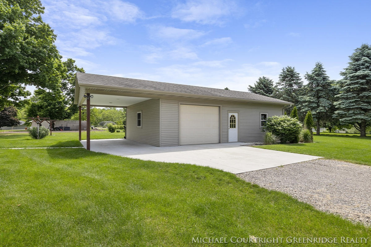 951 West Freeport Road Freeport, MI 49325 - Photo 29 of 31 IMG_1029